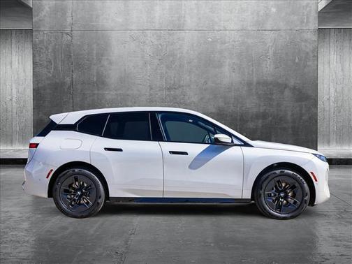 2026 BMW iX xDrive60