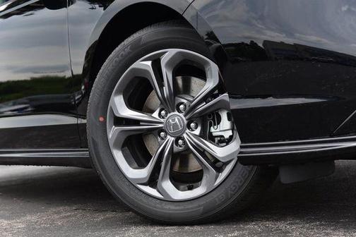Crystal Black Pearl 2026 Honda Accord Hybrid EX-L