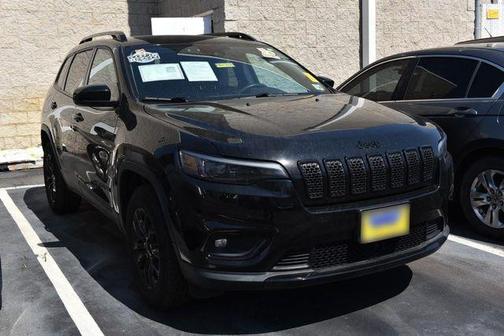 Diamond Black Crystal Pearlcoat 2023 Jeep Cherokee Altitude