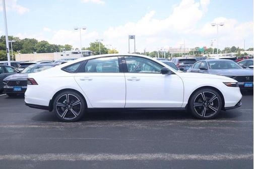 Platinum White 2026 Honda Accord SE