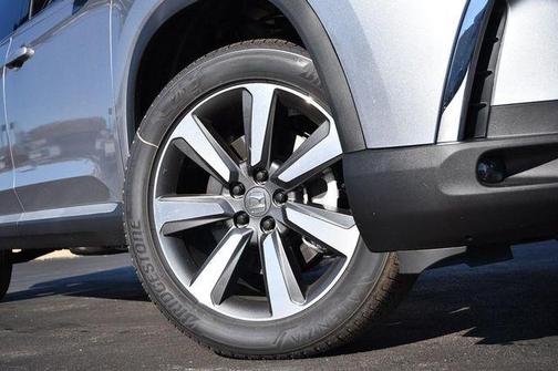 2025 Honda Pilot Touring 8-Passenger