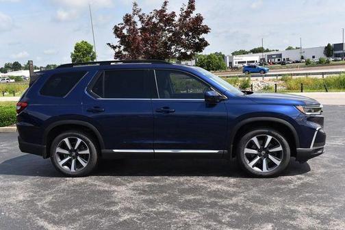 Obsidian Blue Pearl 2023 Honda Pilot Touring 8-Passenger