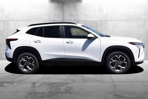 Summit White 2025 Chevrolet Trax LT