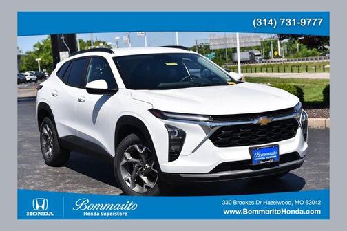Summit White 2025 Chevrolet Trax LT