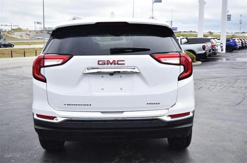2024 GMC Terrain SLT