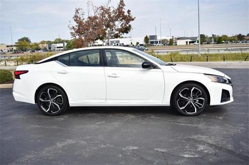 2024 Nissan Altima SR FWD