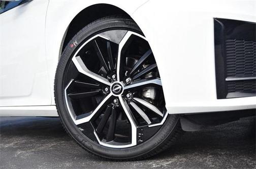 2024 Nissan Altima SR FWD