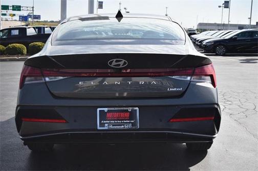 2024 Hyundai ELANTRA Limited