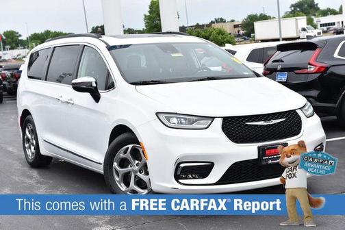 Bright White Clearcoat 2023 Chrysler Pacifica Limited