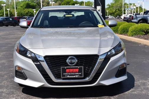 Brilliant Silver Metallic 2022 Nissan Altima S FWD