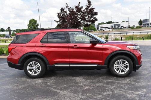 Rapid Red Metallic Tinted Clearcoat 2023 Ford Explorer XLT
