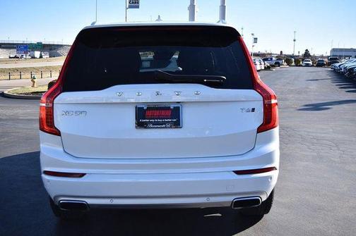 2021 Volvo XC90 T6 Momentum