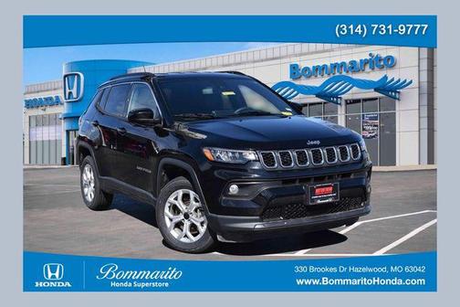 Diamond Black Crystal Pearlcoat 2025 Jeep Compass Latitude