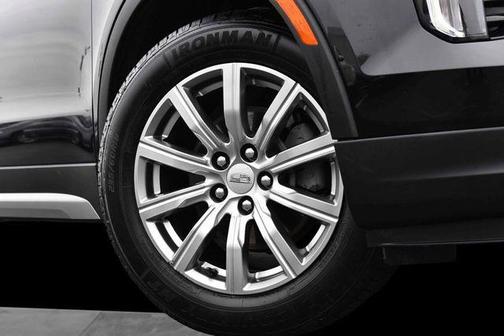 Stellar Black Metallic 2023 Cadillac XT4 Premium Luxury