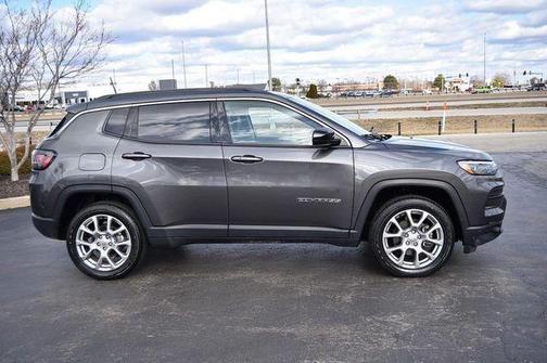 2022 Jeep Compass Latitude Lux