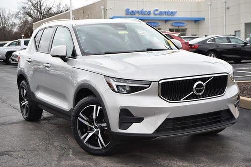 2023 Volvo XC40 B5 Core