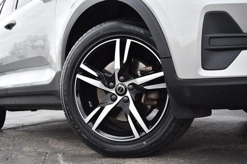 2023 Volvo XC40 B5 Core