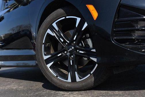 Ebony Black 2022 Kia K5 GT-Line