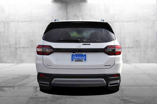 2025 Honda Pilot Touring 8-Passenger