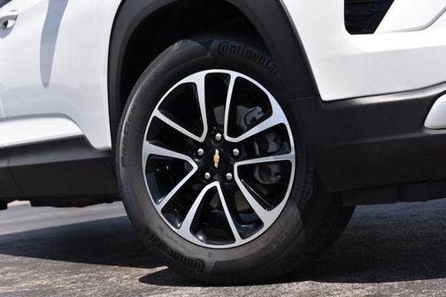 Summit White 2025 Chevrolet Trailblazer LT
