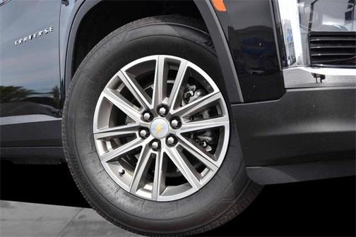 2024 Chevrolet Traverse LT Leather