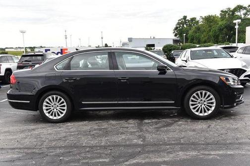 Deep Black 2017 Volkswagen Passat 1.8T SE