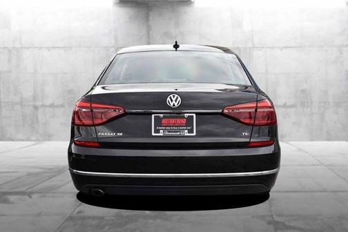 Deep Black 2017 Volkswagen Passat 1.8T SE