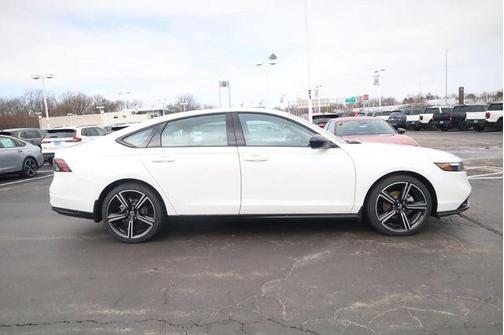 Platinum 2026 Honda Accord SE