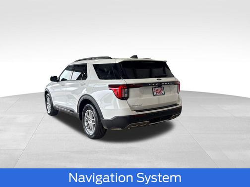 Star White Metallic Tri-Coat 2026 Ford Explorer Active