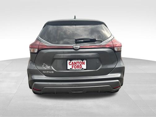 2023 Nissan Kicks S