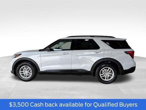 Space White Metallic 2026 Ford Explorer Active w/200A Pkg