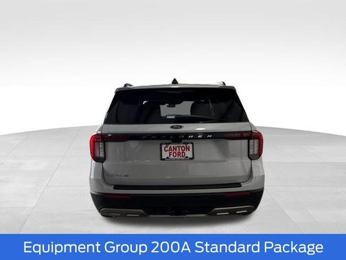 Space White Metallic 2026 Ford Explorer Active w/200A Pkg