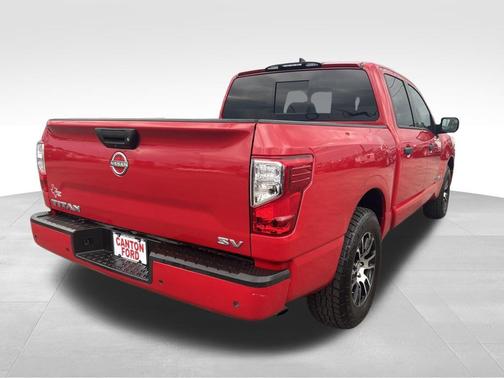 2023 Nissan Titan SV