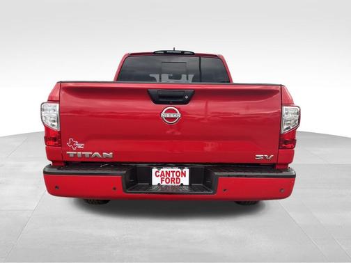 2023 Nissan Titan SV