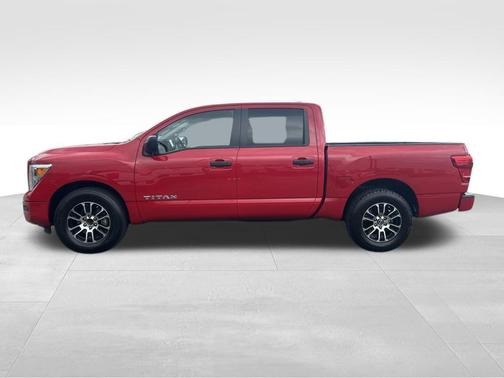 2023 Nissan Titan SV