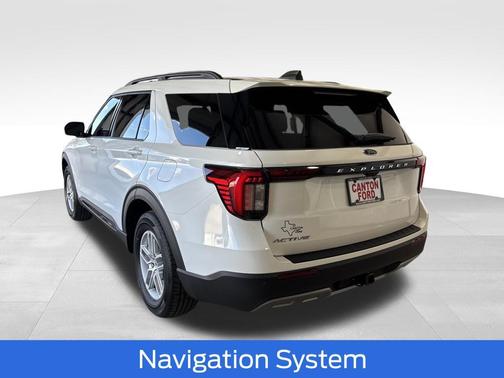 Star White Metallic Tri-Coat 2026 Ford Explorer Active