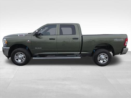 2021 RAM 2500 Tradesman Crew Cab 4x4 6'4' Box