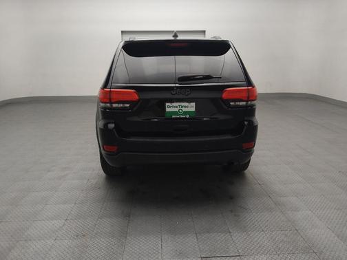 Diamond Black Crystal Pearlcoat 2019 Jeep Grand Cherokee Laredo