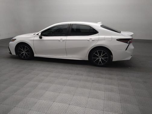 Ice Cap 2023 Toyota Camry SE