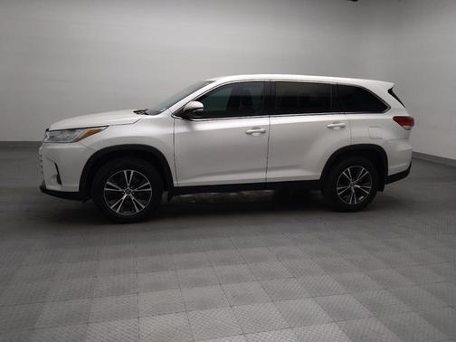 Blizzard Pearl 2019 Toyota Highlander LE I4