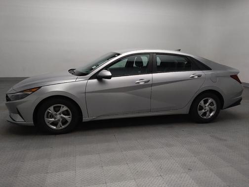 Shimmering Silver Pearl 2021 Hyundai ELANTRA SE
