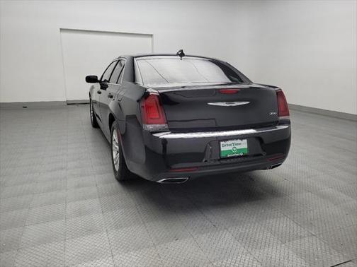 2017 Chrysler 300 Limited