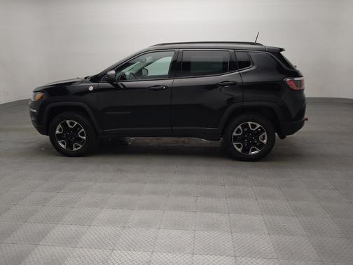 Diamond Black Crystal Pearlcoat 2018 Jeep Compass Trailhawk