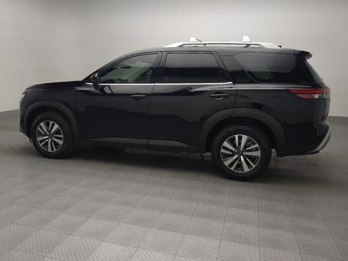 2023 Nissan Pathfinder SL FWD