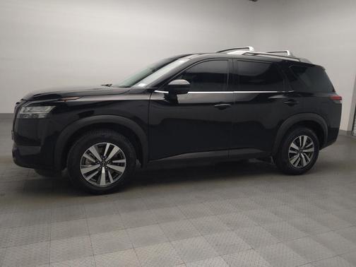 2023 Nissan Pathfinder SL FWD