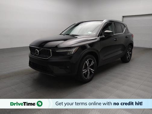 2023 Volvo XC40 B5 Plus Bright Theme