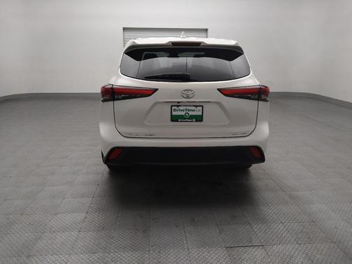 Blizzard Pearl 2021 Toyota Highlander LE