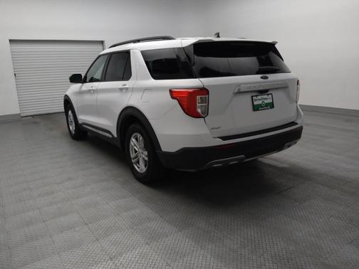 Oxford White 2021 Ford Explorer XLT