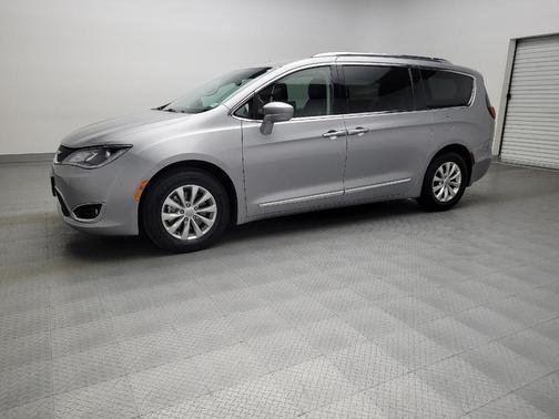 2018 Chrysler Pacifica Touring-L