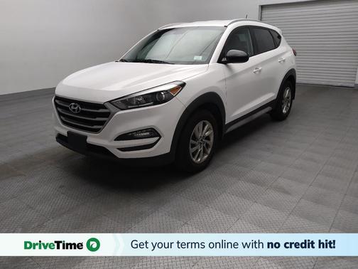Winter White 2017 Hyundai TUCSON SE